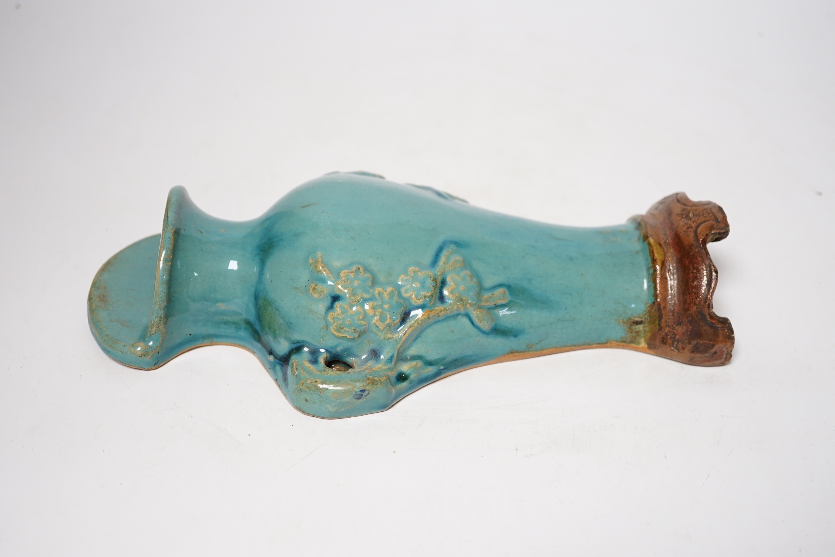 A Chinese Guandong turquoise glazed pottery wall vase, early 20th century, 25cm high